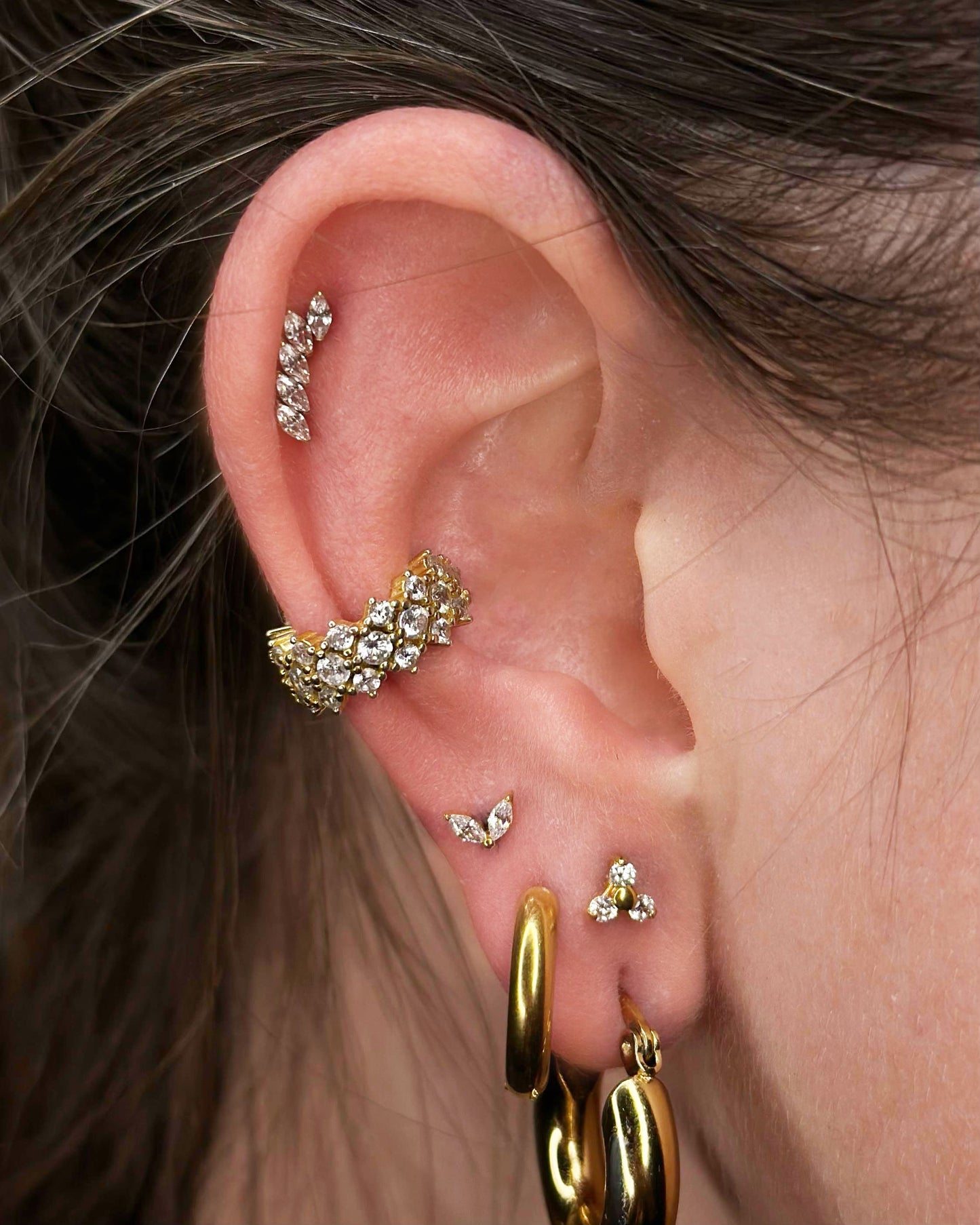 Piercing en titane avec arc en cristaux - Luciana