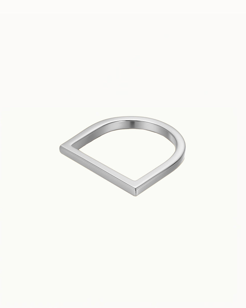 Auffälliger Ring mit enger Form - Lieva - R02