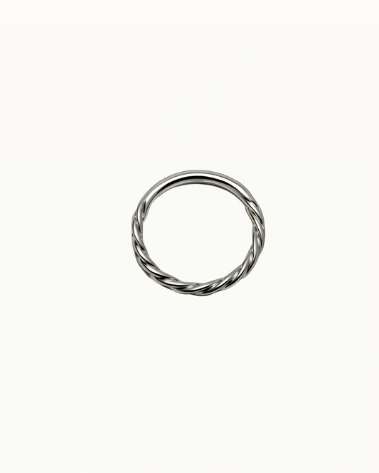 Bague Piercing Torsadée en Titane - Hailie